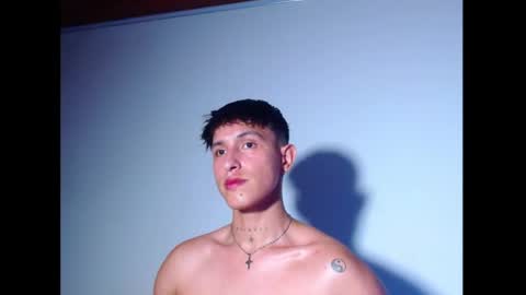 rowanboy23 online show from June 26, 5:13 am