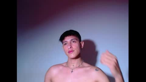 rowanboy23 online show from July 7, 3:19 am