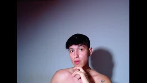 rowanboy23 online show from July 11, 5:34 am