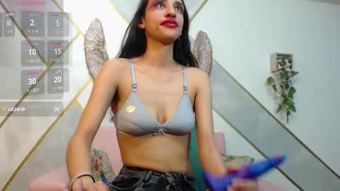   online show from January 8, 10:59 pm