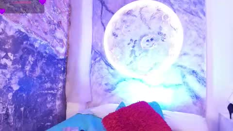 roxanaborns online show from September 23, 12:43 pm