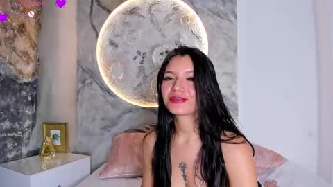 roxanaborns online show from November 20, 4:04 pm