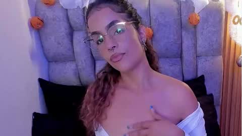 Roxanna online show from October 14, 5:05 pm