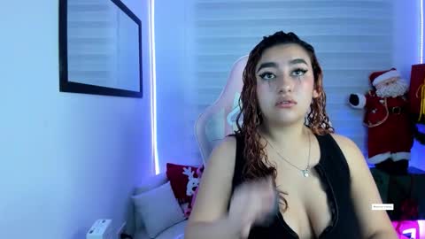 roxanne_morelli online show from December 15, 11:39 am