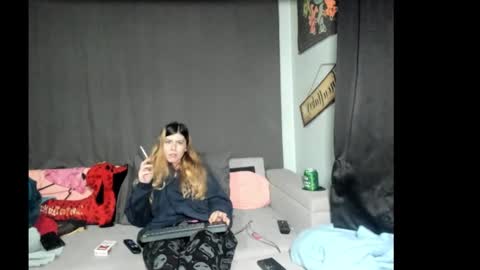 roxihazeleyes online show from February 14, 9:56 am