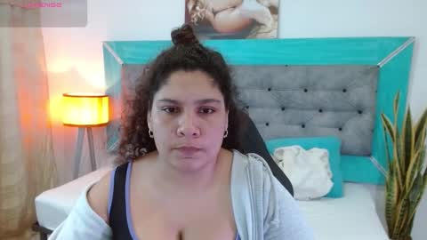 roxiie online show from October 7, 2:51 am