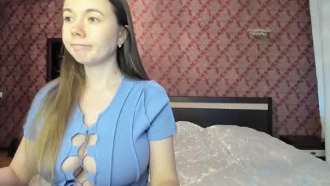 Snapshot of roxxana_xxxx chatting on January 28, 1:05 pm roxxana_xxxx online show from January 28, 1:05 pm