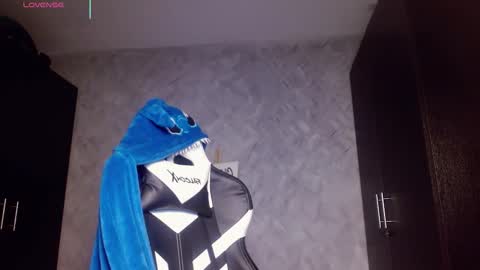 roxxi_2110 online show from December 14, 3:02 am