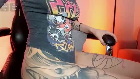 Roxy Joy online show from April 10, 9:36 am