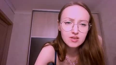 Roxxy Wharton online show from March 22, 8:29 am