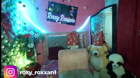 Snapshot of roxy_roxxan chatting on December 7, 1:35 pm - online show from December 7, 1:35 pm