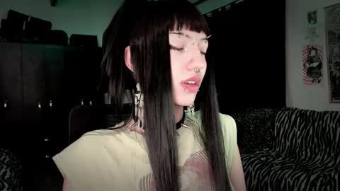 Roxy Independient model Help me to reach 50 thumbs up online show from February 26, 12:58 am