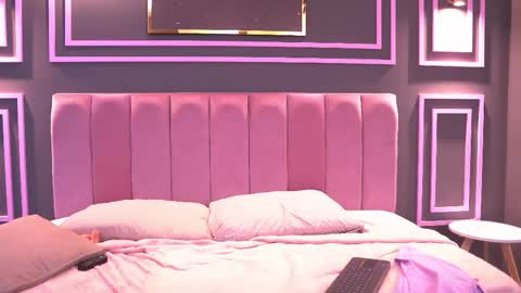 Roxy  online show from October 28, 2:29 pm