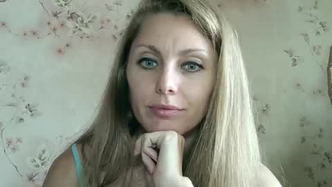 roxyfox18x01 online show from October 29, 9:55 am