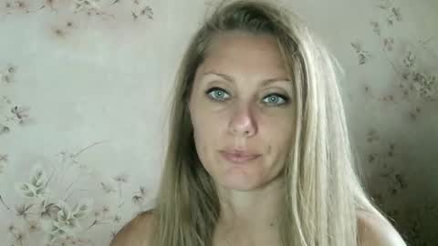 roxyfox18x01 online show from September 30, 6:35 am