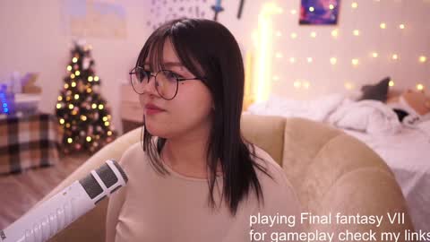 Snapshot of roxysuh chatting on February 6, 10:14 am roxysuh online show from February 6, 10:14 am
