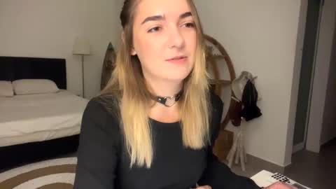 Roxy online show from March 31, 1:22 pm