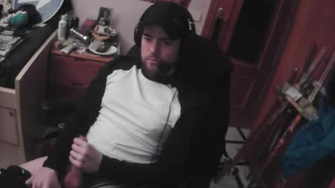 royer04 online show from December 17, 9:10 pm