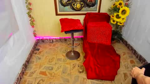 rrmodelsstars online show from October 14, 8:06 am