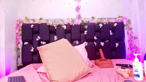 Snapshot of rubi_hops chatting on September 20, 8:56 pm Rubi online show from September 20, 8:56 pm