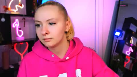 ruby_frost online show from January 8, 7:20 pm