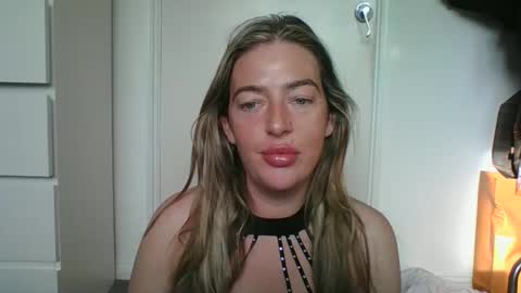 rubyredxxxoxxx online show from March 24, 8:20 am