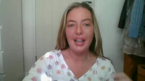 rubyredxxxoxxx online show from June 14, 7:10 am