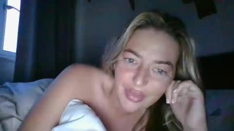 rubyredxxxoxxx online show from January 17, 7:40 am