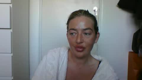 rubyredxxxoxxx online show from March 26, 1:16 pm