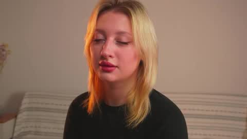 Mila online show from October 28, 4:02 am