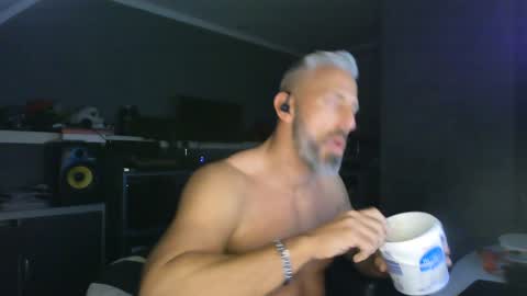 Chico que rico Caliente online show from February 7, 3:34 am