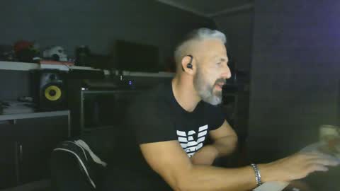 Chico que rico Caliente online show from January 22, 11:01 am