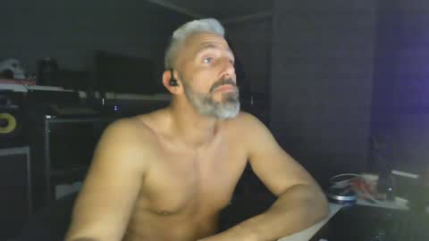 Chico que rico Caliente online show from January 25, 5:07 am
