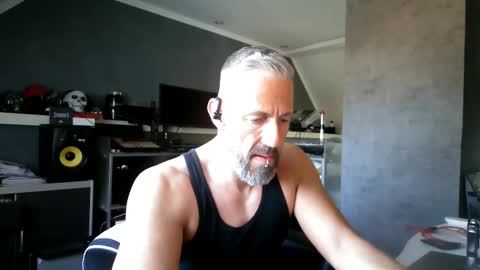 Chico que rico Caliente online show from March 8, 8:33 am
