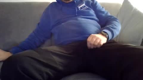 runner_1978 online show from March 1, 8:57 pm