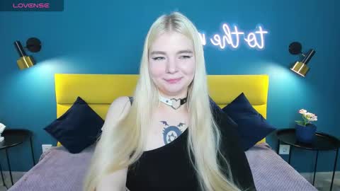 ruthbryant online show from October 8, 1:13 am