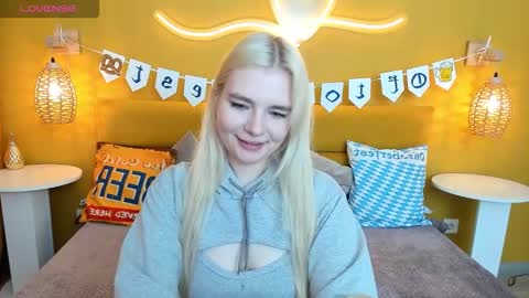 ruthbryant online show from September 28, 2:31 am