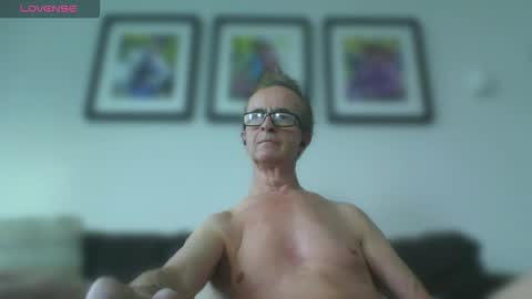 ruttingrabbit online show from October 22, 3:57 pm