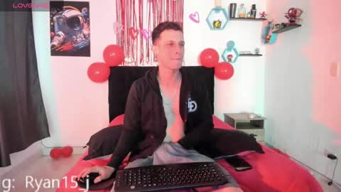 Snapshot of ryan15_ chatting on February 16, 9:38 pm Ryan 15 online show from February 16, 9:38 pm