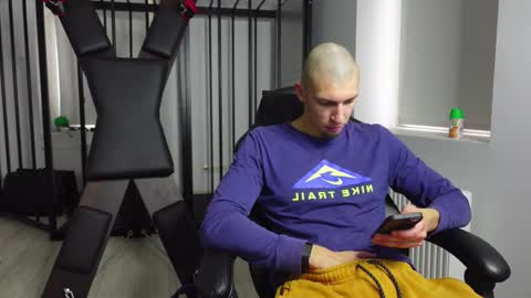 RYAN DOZER online show from October 16, 8:03 am