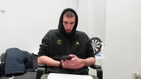 RYAN DOZER online show from October 4, 5:49 am