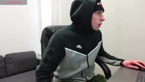 RYAN DOZER online show from April 2, 5:59 am