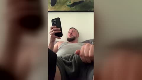 ryanmhoyt88 online show from April 26, 12:36 pm