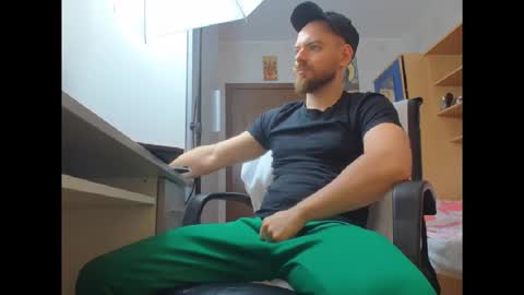 Ryanstone  online show from November 24, 5:39 am