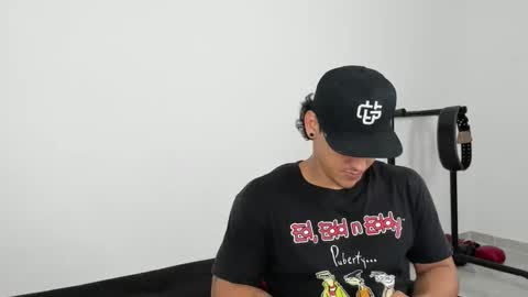 ryanwhite3 online show from November 10, 12:57 am