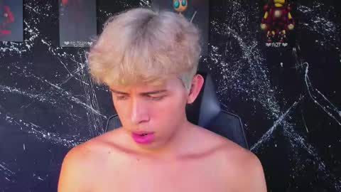 Snapshot of ryderstone_ chatting on October 9, 3:06 pm ryderstone_ online show from October 9, 3:06 pm