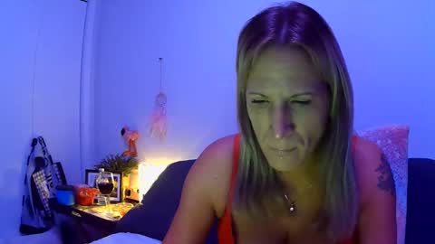 ryeanne25 online show from November 26, 5:37 am