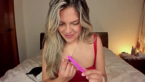 Leslie Beltrn online show from November 29, 4:42 am