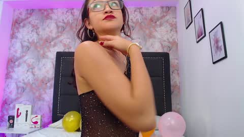 Snapshot of saara_brown chatting on January 31, 6:47 pm Saara Brown online show from January 31, 6:47 pm