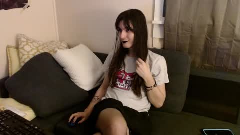 sabinewinters online show from March 29, 1:40 am